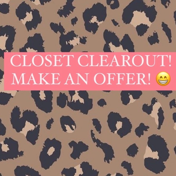 Sale offers are welcome I’m trying to clear out my closet so send an offer - Picture 2 of 8